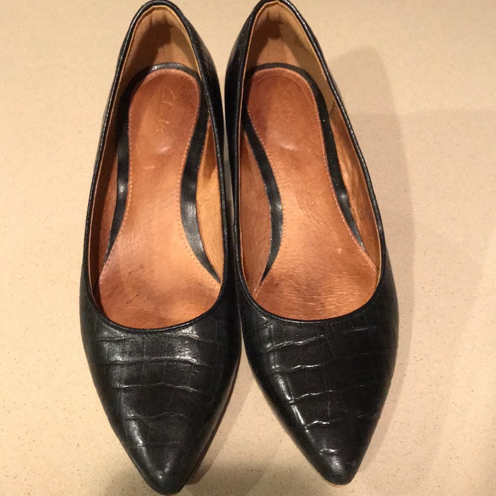 Clarks Black Croc-Embossed Pointed Toe Heels